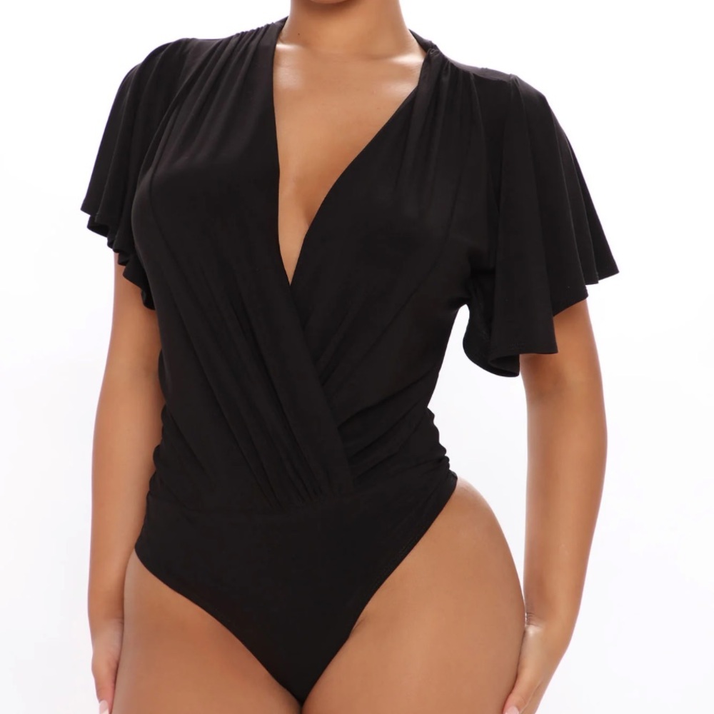 Fashion Nova Plunge Neck Body Suit